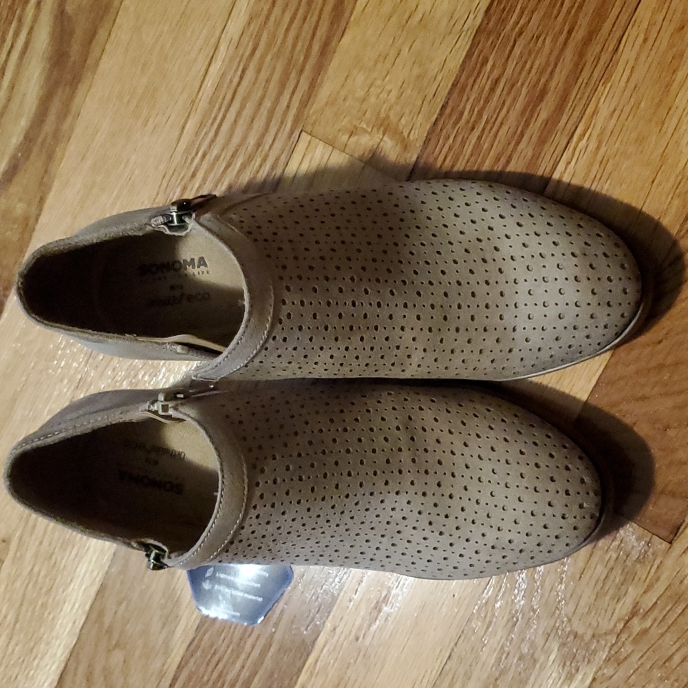 BNWT tan booties